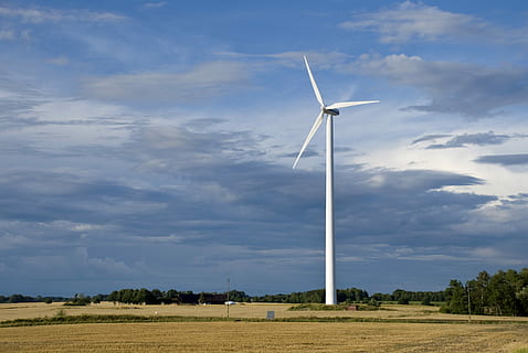 Windkraftanlage, Blau, Himmel, Turbine, Windmühle, Elektrizität, Wind, Generator, vindmöllan, Landschaft, gehen, Landschaften, Flügel, Schweden, Umgebung, Umweltschutz, erneuerbare Energie, alternative Energie, Windkraft, Kraftstoff- und Stromerzeugung, wolke - himmel, Feld, Land, ländliche Szene, Pflanze, Natur, Tag, Schönheit in der Natur, Baum, keine Leute, draußen, Kraft in der Natur, nachhaltige ressourcen, 4K, CC0, gemeinfrei, lizenzfrei