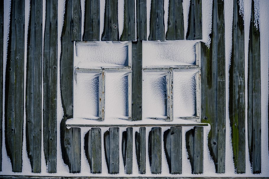 dos, blanc, fusta, emmarcat, 3 panells, Es congela la finestra de 3 panells, durant el dia, pintura abstracta, neu, finestra, graner, barrica, gelades, congelat, hivern, material de fusta, cap gent, límit, dia, barrera, tanca, estructura construïda, a l'aire lliure, primer pla, seguretat, arquitectura, directament a sobre, patró, protecció, metall, naturalesa, disseny, funció de construcció de parets, tancat, 5K