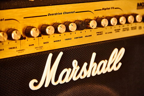 música, Marshall, amplificador, marshall, amplificador, amperio, verstärker, sonar, equipo de sonido, radio, tecnología, anticuado, ruido, comunicaciones globales, color dorado, negocio, Industria electrónica, controlar, nudo, cultura de las artes y entretenimiento, equipo, los medios de comunicación, radiodifusión, comunicación, equipo de grabación de sonido, estudio, marcar, estudio de grabación, la música rock, instrumento musical, equipo eléctrico, panel de control, estación de radio, 5K, CC0, dominio público, libre de derechos