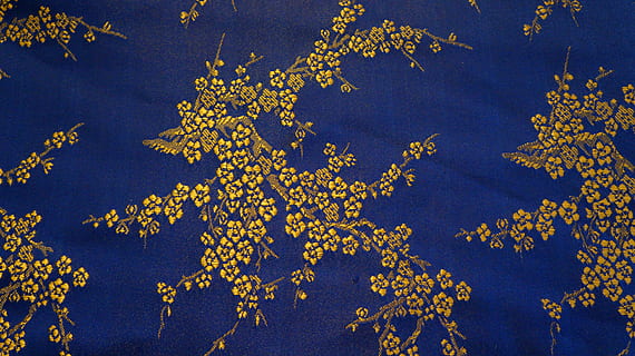 struttura, sfondo, oro, blu, modello, brillante, fotogramma intero, nessuno, subacqueo, sfondi, color oro, straccio, giallo, tessile, motivo floreale, in casa, ripetizione, avvicinamento, sfondo colorato, pianta, natura, bellezza nella natura, girato in studio, sfondo blu, 5K, CC0, dominio pubblico, privo di copyright