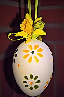 Pasqua, uovo di Pasqua, tradizione, spegnere, dipingere, appendere, ciclo continuo, ostergloeckchen, giallo, verde, fiore, cibo, avvicinamento, celebrazione, pianta fiorita, freschezza, uovo, decorazione, in casa, nessuno, cibo e bevande, pianta, creatività, arte e artigianato, vulnerabilità, fragilità, natura morta, testa di fiore, motivo floreale, 1080P, CC0, dominio pubblico, privo di copyright