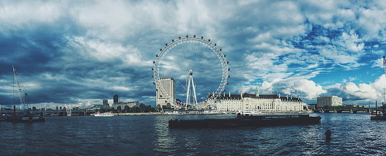 cos, aigua, foto d'ull de Londres, cos d'aigua, l'ull de Londres, foto, riu thames, Londres - Anglaterra, lloc famós, Anglaterra, UK, pont - estructura feta per l'home, roda del mil·lenni, riu, ciutat, escena urbana, arquitectura, destinacions de viatge, europa, paisatge urbà, referent internacional, història, llocs de viatges, roda de ferris, cap gent, cel, vaixell, roda gran, Parc d'atraccions, passeig pel parc d’atraccions, estructura construïda, exterior de l'edifici, núvol - cel, transport, cultura i entreteniment artístic, vaixell nàutic, viatjar, davant del mar, naturalesa, a l'aire lliure, exterior d’edifici d’oficines, embarcacions de passatgers, gratacels, veler, 8K, CC0, domini públic, lliure de regalies