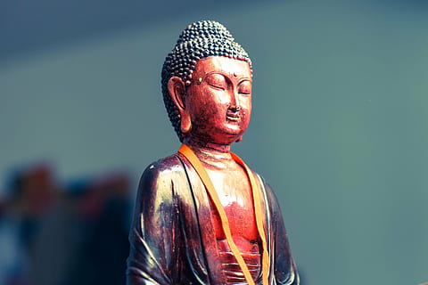 rød, sort, buddha figurine, buddha, statue, meditation, østlige, øst, figur, zen, buddhisme, Asien, religion, skulptur, Kunst og håndværk, menneskelig repræsentation, mandlig lighed, fokus på forgrunden, repræsentation, håndværk, kreativitet, ingen mennesker, tro, spiritualitet, indendørs, tæt på, enkelt objekt, tøj, 4K, CC0, offentligt domæne, royaltyfrie