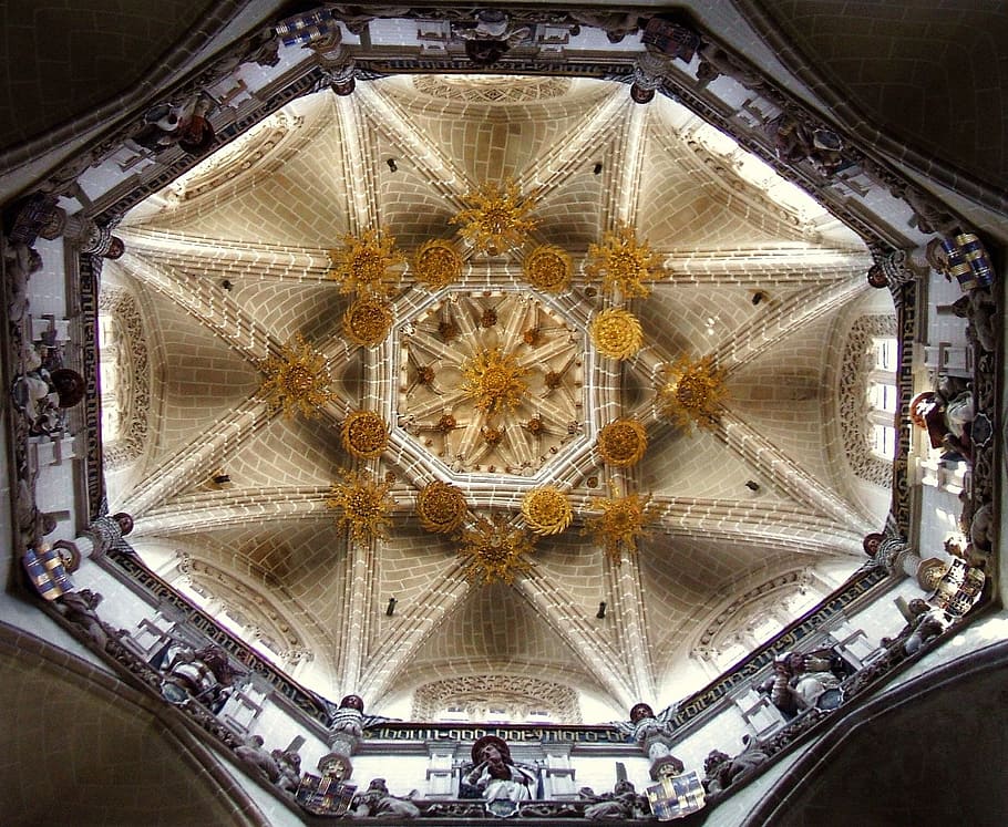 Església, endins, interior, sostre, decoratiu, ornamentat, fe, religió, artístic, disseny, llums, escultures, art zaragoza, espanya, arquitectura, estructura construïda, a l'interior, destinacions de viatge, vista d’angle baix, cap gent, patró, ciutat, directament a sota, forma, edifici, lloc de culte, creença, espiritualitat, viatjar, arquitectura i art, claraboia, 720P