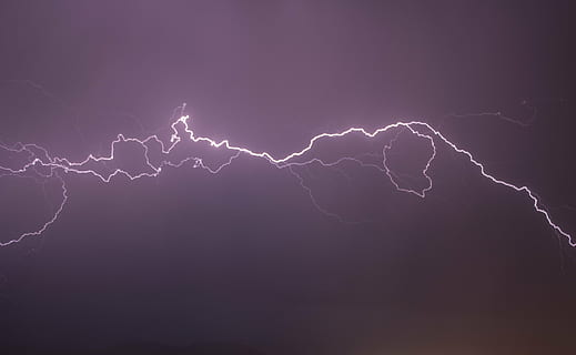 électricité, flash, foudre, ciel, Météo, pouvoir dans la nature, nuage - ciel, orage, Puissance, nuit, beauté dans la nature, environnement, la nature, ciel dramatique, la communication, personne, humide, arrière-plans, nuage d'orage, en plein air, pluie, brillant, violet, foncé, météorologie, source de courant, 2K, CC0, domaine public, libre de droits