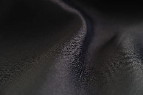 schwarzes Textil, grau, Stoff, Muster, Textil-, Kleidung, Mode, kopieren sie platz, Weberei, abstrakt, Detail, horizontal, niemand, Baumwolle, Design, Textur, abstraktes Muster, lebendige Farbe, wolle, Hintergründe, Makro, selektiver Fokus, Weichheit, kasachisch, keine Leute, alt, Hintergrund, Abdeckung, gemalt, Nahansicht, weich, Farbbild, schließen, wunderschönen, Garn, Fotografie, Studio, Modell-, Foto, Stil, texturiert, Vollbild, drinnen, schwarze Farbe, Material, Studioaufnahme, Reichtum, Luxus, Kurve, dunkel, zerknittert, Wellenmuster, Kunst, Kultur und Unterhaltung, abstrakte Hintergründe, Leder, schwarzer Hintergrund, Struktureffekt, 8K, CC0, gemeinfrei, lizenzfrei