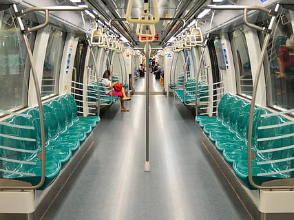 Frau, Sitzung, Innerhalb, Zug, Metro, Wagen, Auto, Innere, Sitze, modern, U-Bahn, unter Tage, Licht, Schiene, Masse, schnell, Transit, mrt, Öffentlichkeit, Transport, städtisch, Stadt, Singapur, Transportmittel, öffentliche Verkehrsmittel, Fahrzeugsitz, Fahrzeuginnenraum, Zug - Fahrzeug, Schienenverkehr, Sitz, drinnen, in einer Reihe, abnehmende Perspektive, Reise, Pendler, zufällige Menschen, beleuchtet, leeren, Gruppe von Leuten, die Architektur, Gang, 1080P, CC0, gemeinfrei, lizenzfrei