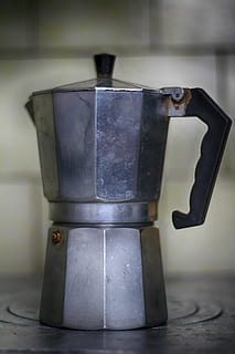 en kaffetrakter, cuban, kaffe, metall, aluminium, drikke, tallerken, gammel, kjøkken, retro, espresso, grå, hdr, apparatet, innendørs, komfyr, ingen folk, hjemmekjøkken, fokusere på forgrunnen, nærbilde, husholdningsutstyr, hjemlige rom, hjem, stilleben, kaffetrakter, forberedelse, enkelt objekt, kaffekanne, brenner - komfyr topp, sølvfarget, stormkjøkken, 5K, CC0, offentlig domene, opphavsrett gratis