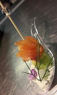 passer autour, passer, Nourriture et boisson, personne, à l'intérieur, fermer, prise de vue en studio, verre à boire, aliments, fraîcheur, table, vue grand angle, alimentation saine, bien-être, nature morte, se concentrer sur le premier plan, prêt à manger, bois - matériau, indulgence, nourriture asiatique, nourriture japonaise, équipement ménager, portion, fleur, verre, 2K, CC0, domaine public, libre de droits