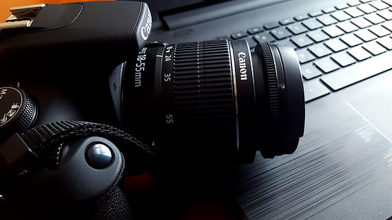 Černá, canon dslr fotoaparát, laptop, Fotoaparát, kánon, ks, notebook, fotograf, fotografie, 18 mm, technologie, fotografická témata, Černá barva, fotoaparát - fotografické vybavení, objektiv - optický přístroj, detail, umělecká kultura a zábava, čočka - oko, zařízení, retro stylu, nikdo, stůl, uvnitř, fotografické vybavení, jeden objekt, antický, počítač, stálý život, filmový průmysl, slr fotoaparát, klávesnice, 5K, CC0, veřejná doména, bez autorských práv
