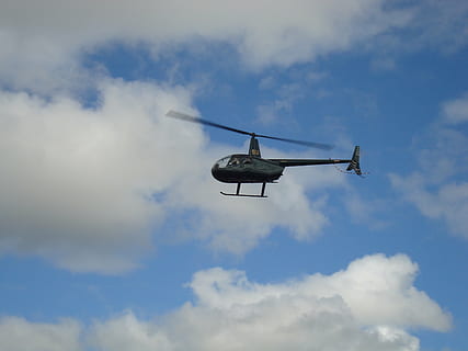 Hubschrauber, schwebend, Luftfahrt, Transport, Flug, Luftfahrzeug, fliegend, Himmel, Flugzeug, Propeller, Luft, wolke - himmel, Drohne, Flachwinkelansicht, Transportmittel, Natur, Tag, in der Luft, Reise, keine Leute, draußen, Blau, Bewegung, unterwegs, Schönheit in der Natur, die Architektur, Luft-und Raumfahrtindustrie, 2K, CC0, gemeinfrei, lizenzfrei