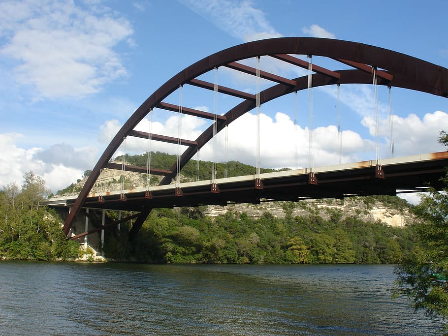 braun, hölzern, Brücke, Blau, Wolken, Austin, Texas, Fluss, die Architektur, Architektur-Design, Struktur, Design, Konstruktion, Ingenieurwesen, architektonisch, Fahrbahn, modern, Transport, Himmel, gebaute Struktur, wolke - himmel, Wasser, Baum, Natur, Brücke - künstliche Struktur, Pflanze, Verbindung, Tag, keine Leute, draußen, Flachwinkelansicht, Ufergegend, Bogenbrücke, 2K