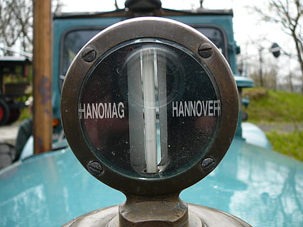 Hanomag, Hanower, oldtimer, stary, ciągniki, chłodnica, pojazd, wystawa, pojazd użytkowy, zbliżenie, skupić się na pierwszym planie, dzień, porozumiewanie się, tekst, pismo zachodnie, metal, architektura, odbicie, żadnych ludzi, Miasto, na dworze, zbudowana struktura, woda, na zewnątrz budynku, okrąg, Natura, kształt, szkło - materiał, technologia, w kolorze srebrnym, 2K, CC0, domena publiczna, darmowe zdjęcia
