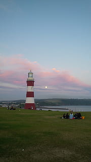 Leuchtturm, Turm, Licht, Wahrzeichen, Meer, Navigation, Ozean, Reise, Leuchtfeuer, Küste, die Architektur, Wasser, Landschaft, Himmel, Blau, nautisch, Gebäude, Signal, Tourismus, alt, Natur, Strahl, Beratung, hoffen, Suchscheinwerfer, Sonnenuntergang, Sicherheit, Marine, Insel, Dämmerung, freundlich, freunde, Plymouth, Devon, Ufer, szenisch, rot, Weiß, Wolken, Abend, draussen, gebaute Struktur, Gebäudehülle, Gras, Land, Szenen - Natur, Richtung, Schutz, kopieren sie platz, keine Leute, draußen, 2K, CC0, gemeinfrei, lizenzfrei