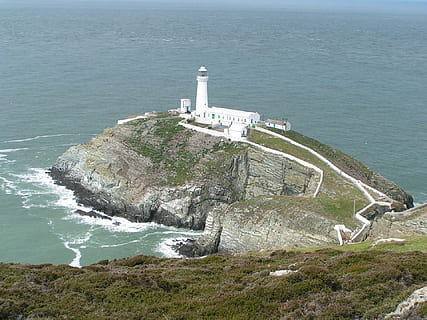maják, anglesey, pobřeží, útes, voda, moře, pobřežní čára, Atlantický oceán, rock - objekt, Příroda, slavné místo, architektura, stavba, vysoký úhel pohledu, vedení, přistát, exteriér budovy, krása v přírodě, scenics - příroda, věž, pláž, den, nikdo, destinace, budova, cestovat, venku, 1080P, CC0, veřejná doména, bez autorských práv