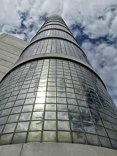grattacielo, torre, edificio, cielo, Torre, costruzione, specchi, riflessione, architettura, nuvola - cielo, struttura costruita, esterno dell'edificio, Inquadratura dal basso, città, moderno, natura, edificio per uffici esterno, alto - alto, giorno, ufficio, nessuno, vetro - materiale, all'aperto, 4K, CC0, dominio pubblico, privo di copyright