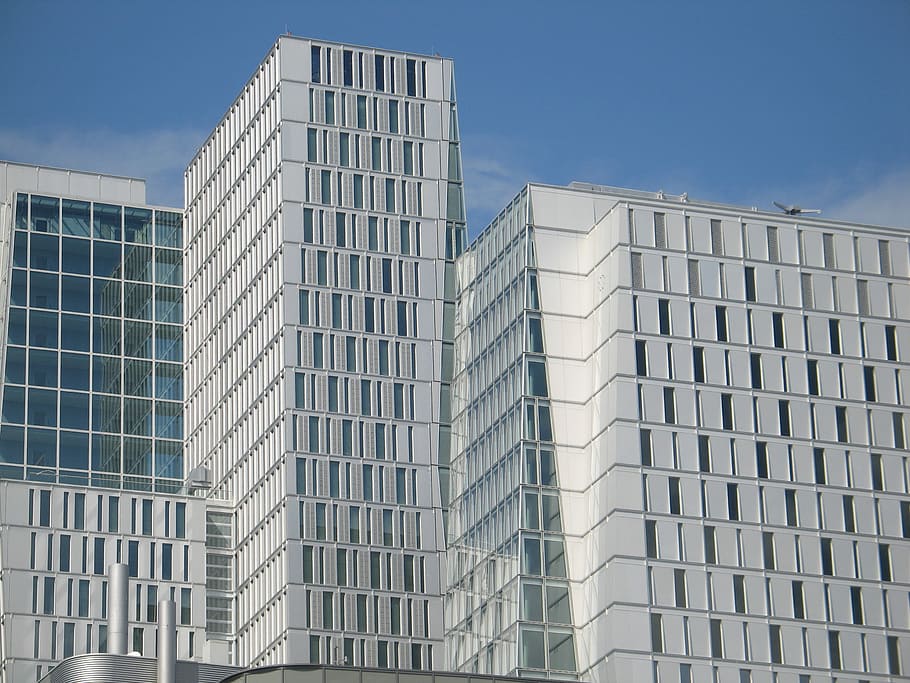 bygning, foran, vindue, facade, kontorer, front vindue, skyskraber, hauswand, hjem, høj, hvid, arkitektur, Kahl, frankfurt er hovedtyskland, bygning udvendig, moderne, kontorbygning udvendig, sky - himmel, bygget struktur, by, kontor, himmel, lav vinkel visning, ingen mennesker, forretning, natur, dag, glas - materiale, udendørs, byliv, mønster, beton, lejlighed, 2K