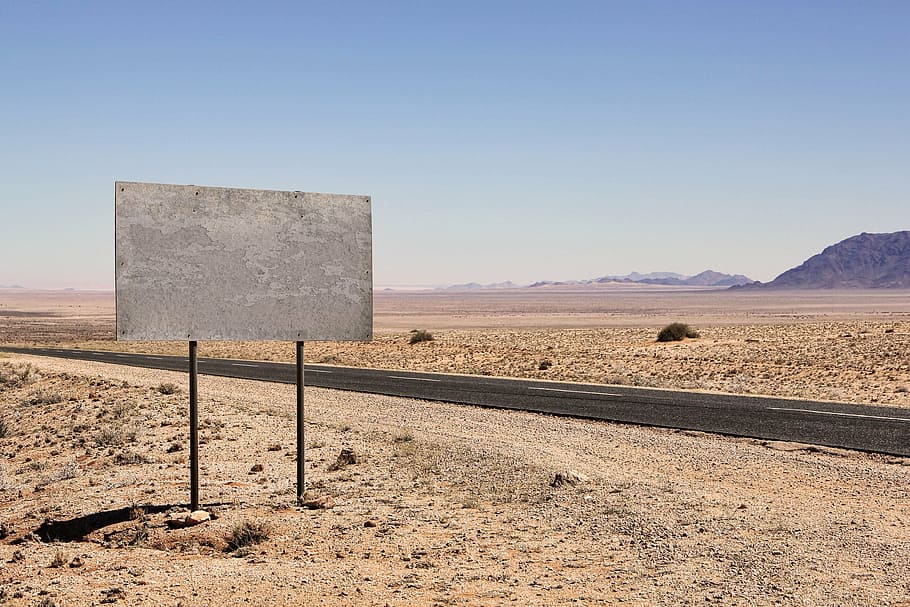 segnaletica stradale, accanto, scudo, strada, namibia, schede informative, segni, Nota, direzione, carreggiata, tavola, deserto, cartello, natura, asciutto, all'aperto, clima arido, cielo, terra, cielo sereno, nessuno, giorno, scenics - natura, ambiente, paesaggio, montagna, clima, copia spazio, campo, scena non urbana, la tranquillità, blu, scena tranquilla, semi arido, 4K