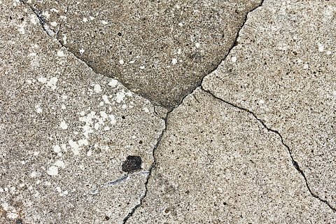 esquerdes, vell, ciment, aspre, grunge, textura, resistent, superfície, esquerdat, grungy, concret, material, trencat, envellit, brut, tacat, Camí, pis, taques, lamentable, gastat, fons, naturalesa, dia, a l'aire lliure, marc complet, cap gent, vista d’angle alt, terra, patró, sequera, sec, directament a sobre, llum solar, primer pla, sòlid, clima àrid, clima, 5K, CC0, domini públic, lliure de regalies