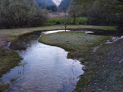 río, agua, meandro, bucle de río, por supuesto, biotopo, Páramo, ampolase, reserva, trentino, valle di ledro, Italia, planta, belleza en la naturaleza, tranquilidad, naturaleza, árbol, escena tranquila, paisajes - naturaleza, día, nadie, escena no urbana, tierra, crecimiento, sendero, paisaje, descargando, ambiente, al aire libre, agua que fluye, corriente - agua que fluye, fluido, 4K, CC0, dominio público, libre de derechos