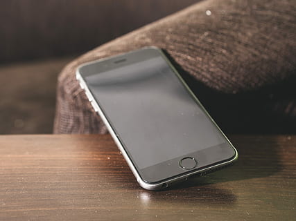 prostor, šedá, Iphone 6, hnědý, dřevěný, stůl, lavice, technologie, chytrý telefon, chytrý, telefon, obrazovka, sdělení, mobilní, pohybliví, podnikání, Černá, dřevo, Pozadí, mobilní telefon, moderní, iphone, Plus, 6s, bílý, spojení, prázdný, Zobrazit, izolovaný, buněčný, digitální, starý, maketa, přístroj, textura, nikdo, detail, uvnitř, bezdrátové technologie, den, přenosné informační zařízení, dřevo - materiál, stálý život, přenosnost, zaměřit se na popředí, obrazovky přístroje, Dotyková obrazovka, selektivní zaměření, laptop, stříbrné barvy, osobní příslušenství, 4K, CC0, veřejná doména, bez autorských práv