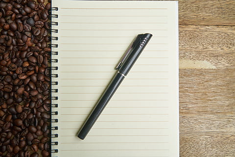taccuino, caffè, corso, il lavoro, caffè espresso, Chicco di caffe, kernel, pagina, mangiare sano, Buongiorno, nutrizione, caffeina, mattina, Marrone, tavolo, svegliare, bevanda, foto, cibo, scrivere, sfondo, fotografia, penna, uno stile di vita sano, nucleo, bar, leggere, macro, lavoro, foto di cibo, cappuccino, delizioso, avvicinamento, cucina, dettaglio, seme, fresco, bellissimo, latte macchiato, Nota, prendi nota, Colombia, nero, bianca, letteratura, carta, foto del prodotto, libro, sfondi, autore, nessuno, natura morta, in casa, pubblicazione, vista dall'alto, direttamente sopra, cibo e bevande, strumento di scrittura, legno - materiale, bloc notes, vuoto, freschezza, 8K, CC0, dominio pubblico, privo di copyright