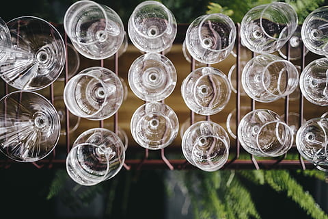 big, bunch, wine glasses, hanging, holder, restaurant, bar, empty, glasses, wine, indoors, alcohol, fragile, crystal, wineglass, large group of objects, abundance, stack, no people, industry, day, close-up, still life, glass - material, transparent, arrangement, shape, focus on foreground, design, directly above, glass, geometric shape, lighting equipment, high angle view, wealth, selective focus, fragility, 4K, CC0, public domain, royalty free