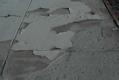parete, crepe, calcestruzzo, gesso, appoggio, vecchio intonaco, vecchio muro, figura, intonaco crepato, riflessione, fotogramma intero, sfondi, nessuno, architettura, giorno, danneggiato, distruzione, screpolato, abbandonato, caratteristica della parete, cattiva condizione, corri giù, intemperie, declino, rotto, deterioramento, sbucciare, strutturato, vecchio, avvicinamento, all'aperto, rovinato, rottura, 4K, CC0, dominio pubblico, privo di copyright