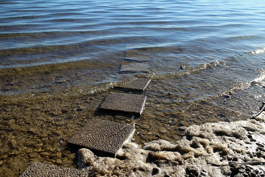 væk, sti, vand, adgang, indgang, stenplader, fravær, ingen mennesker, udendørs, dag, sand, høj vinkel visning, jord, natur, strand, ro, hav, sollys, skønhed i naturen, solid, klippe, rolig scene, piblede, forladt, 5K