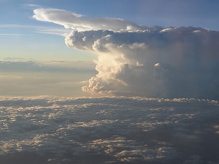 nuage, modèle, ciel, la nature, toile de fond, espace, lumière du soleil, nuage - ciel, beauté dans la nature, paysages - nature, tranquillité, scène tranquille, personne, idyllique, journée, en plein air, cloudscape, le coucher du soleil, environnement, duveteux, couleur blanche, scène non urbaine, onirique, vue aérienne, météorologie, diffusion, 2K, CC0, domaine public, libre de droits