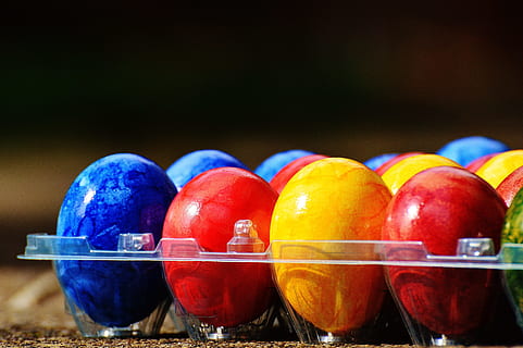 Paști, oua de Paste, colorat, Paste Fericit, ou, culoare, mâncat sănătos, fruct, alimente, mancare si bautura, prospeţime, mere - fructe, roșu, bunăstare, copt, alegere, variație, în interior, a închide, nici o persoana, multi colorate, consecutiv, Ordin, suculent, organic, vibrante, gustare, mancare vegetariana, 5K, CC0, domeniu public, fără drepturi de autor