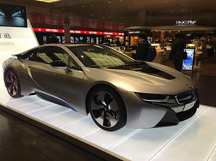 Zukunft, autos, nach vorne, Auto, Luxus, Landfahrzeug, Transport, modern, Neu, Männer, Transportmittel, Kraftfahrzeug, zufällige Menschen, Kunde, echte Menschen, die Architektur, Erwachsene, Ausstellungsraum, Lebensstile, Verkauf, Gruppe von Leuten, Menschen, Glas - Material, Konsumismus, Frau, Stehen, 2K, CC0, gemeinfrei, lizenzfrei
