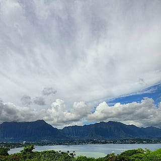 Berge, Wolken, Wolkengebilde, Landschaft, Reise, Aussicht, draußen, Tourismus, Bucht, Wasser, Boote, Szene, Natur, Umgebung, Himmel, Hawaii, ländlich, still, Gebirge, wolke - himmel, Schönheit in der Natur, Berg, Szenen - Natur, ruhige Szene, Ruhe, Nicht-städtische Szene, Tag, keine Leute, idyllisch, Pflanze, Baum, See, Gipfel, 1080P, CC0, gemeinfrei, lizenzfrei