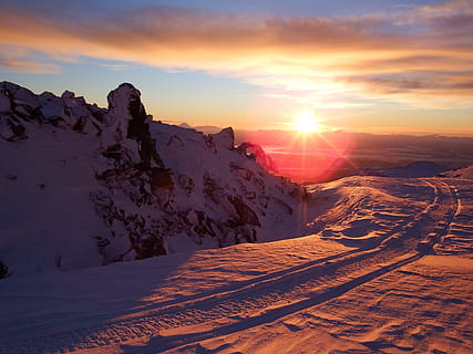 solnedgang, skyer, kveld, himmel, fjellene, landskap, sommer, natur, bergarter, spor, horisont, slagg, tallene, snø, vinter, kaldtemperatur, skjønnhet i naturen, naturskjønnhet - natur, sollys, sol, fjell, miljø, rolig scene, sky - himmel, ro, fjellkjede, idylliske, ikke-urbane scene, ingen folk, snødekte fjell, fjelltopp, 1080P, CC0, offentlig domene, opphavsrett gratis