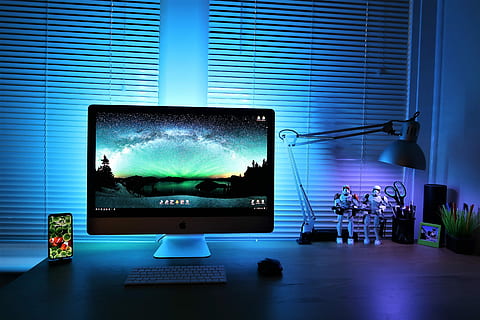 Apfel imac iphone rgb, Silber Imac, neben, Platz, grau, iphone x, Computer, Mac, imac, iphone, Tastatur, Technologie, Gerätebildschirm, Bildschirm, Kommunikation, Fernsehgerät, Computerbildschirm, Computerausrüstung, drinnen, Verbindung, Tabelle, Internet, Computernetzwerk, keine Leute, kabellose Technologie, Möbel, digitaler Verbund, Flüssigkristallanzeige, Elektronik-Industrie, Industrie, 5K, CC0, gemeinfrei, lizenzfrei
