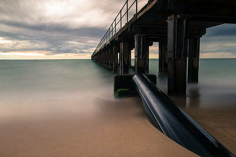 dok, legeme, vandfotografering, sort, stål, brud, arkitektur, bro, struktur, blå, himmel, Sky, horisont, hav, vand, sand, strand, metal, kyst, sky - himmel, bygget struktur, transportmidler, bro - menneskeskabt struktur, ingen mennesker, udendørs, forbindelse, mole, natur, scenics - natur, horisont over vand, solnedgang, lang eksponering, arkitektoniske kolonne, 5K, CC0, offentligt domæne, royaltyfrie