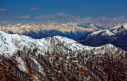 aerian, fotografie, acoperite cu zăpadă, Munte, înalt, unghi de fotografiere, alpini de munte, snoe, peisaj, nor, pin, zăpadă, temperatura rece, iarnă, frumusețe în natură, scenice - natura, un munte acoperit de zăpadă, mediu inconjurator, de munte, o scenă liniștită, liniște, natură, cer, nici o persoana, nor - cer, în aer liber, scenă non-urbană, idilic, gamă, varf de munte, loc, Locație, 5K, CC0, domeniu public, fără drepturi de autor