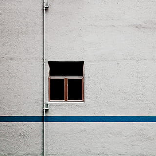 elegancia industrial, ventana en la pared, pared, líneas, ventana, azul, línea, arquitectura, exterior del edificio, estructura construida, pared - característica de la construcción, edificio, nadie, día, al aire libre, el color blanco, cerrado, seguridad, la seguridad, copia espacio, luz del sol, rectángulo, proteccion, ciudad, casa, hormigón, 4K, CC0, dominio público, libre de derechos