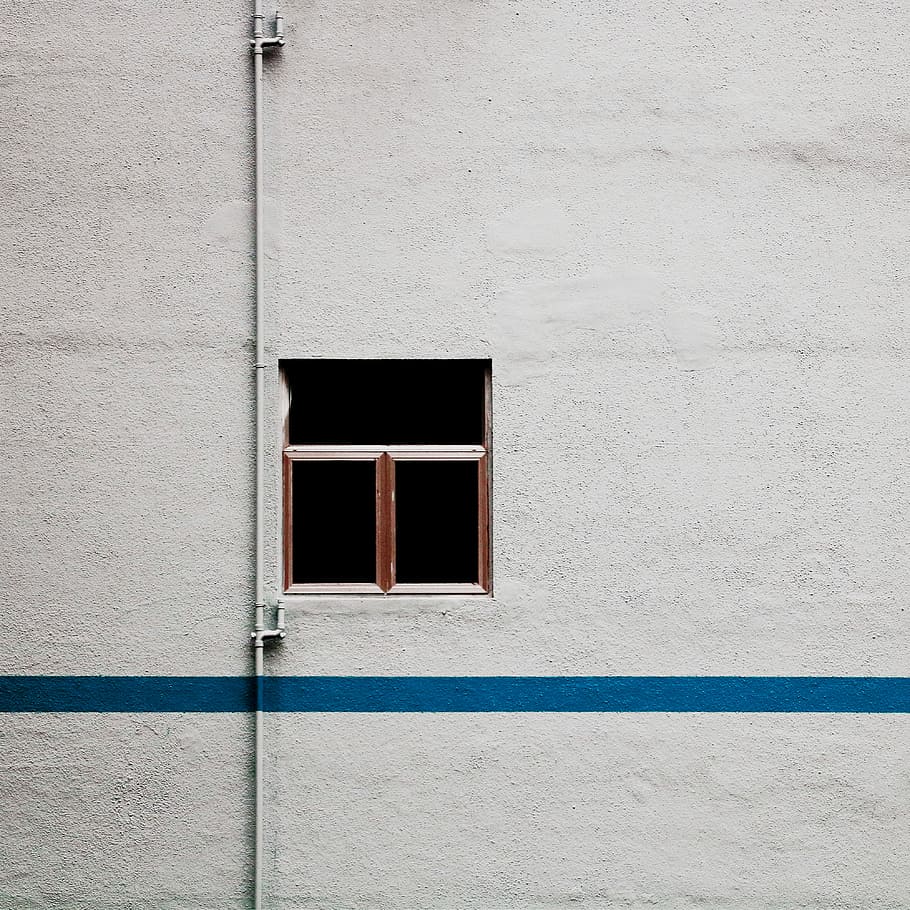 elegancia industrial, ventana en la pared, pared, líneas, ventana, azul, línea, arquitectura, exterior del edificio, estructura construida, pared - característica de la construcción, edificio, nadie, día, al aire libre, el color blanco, cerrado, seguridad, la seguridad, copia espacio, luz del sol, rectángulo, proteccion, ciudad, casa, hormigón, 4K