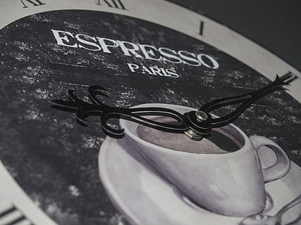 Zeit, Espresso, Kaffee, Uhr, Hände, brechen, idyllisch, Text, westliche Schrift, Kommunikation, keine Leute, Nahansicht, Brille, drinnen, Stillleben, Tag, High Angle View, Skript, Zeichen, Großbuchstabe, Emotion, Information, nicht-westliche Schrift, Tabelle, Schere, 2K, CC0, gemeinfrei, lizenzfrei