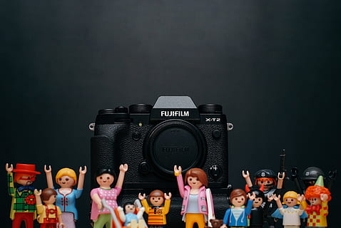 siyah, Fujifilm kamera gövdesi, Minecraft oyuncak lot, Fujifilm kamera, çeşitli, oyuncaklar, Hoşgeldiniz, kamera, kamera - fotoğrafik donanımlar, ekipman, önden görünüş, ayakta, kafadan vuruş, portre, beraberlik, performans, çocukluk, erkekler, çocuk, bir grup insan, erkek, yavrular, çocuklar, tahta, yaratıcılık, içeriye, stüdyo çekimi, insanlar, teknoloji, yazı tahtası, KADIN, eğlence, dişiler, siyah arka plan, 2K, CC0, kamu malı, telif ücretsiz