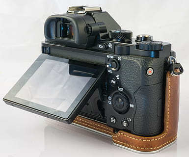 sony, a7r, telecamera, mirrorless, dslr, tecnologia, macchina fotografica - attrezzatura fotografica, temi fotografici, in stile retrò, natura morta, antico, attrezzatura fotografica, in casa, avvicinamento, nessuno, vecchio, tavolo, girato in studio, Camera digitale, nostalgia, Vintage ▾, analogico, metallo, fotocamera reflex, 4K, CC0, dominio pubblico, privo di copyright