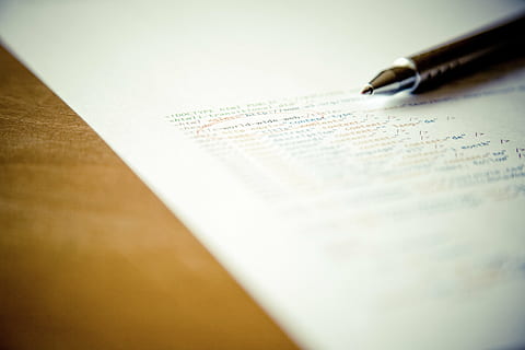 noir, stylo à bille, blanc, papier d'imprimante, l'Internet, code source, code, la programmation, html, css, feuille de style, analogique, numérique, stylo, correction, papier, expression, document, affaires, la finance, fermer, stylo plume, instrument d'écriture, mise au point sélective, texte, l'écriture, accord, personne, à l'intérieur, Contrat, Signature, lettre, écriture, encre, correspondance, plume, responsabilité, formalités administratives, 4K, CC0, domaine public, libre de droits
