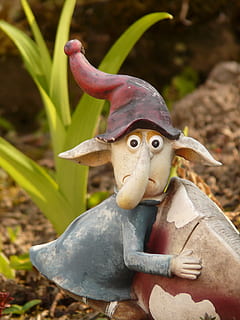 enano, diablillo, gnomo, criatura, gracioso, seta, holzfigur, krumme nase, jardín, prado, son, nariz, decepcionado, triste, fuera de tono, animal, con cuernos, nadie, infancia, día, de cerca, figurilla, al aire libre, representación, Arte y artesanía, representación humana, creatividad, centrarse en primer plano, escultura, estatua, semejanza masculina, naturaleza, arte, campo, juguete, 2K, CC0, dominio público, libre de derechos