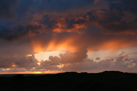 sunset, abendstimmung, clouds, cloud - sky, sky, beauty in nature, scenics - nature, tranquility, orange color, tranquil scene, nature, dramatic sky, no people, idyllic, silhouette, environment, awe, non-urban scene, landscape, sunlight, dark, outdoors, 5K, CC0, public domain, royalty free