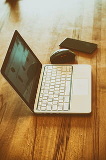 Preto, Smartphone, ao lado, computador portátil de prata, Castanho, de madeira, superfície, computador portátil, caderno, trabalhando, computador, o negócio, tecnologia, Internet, escritório, mesa, tela, comunicação, moderno, branco, teclado, pc, digital, Móvel, trabalhos, exibição, monitor, ambiente de trabalho, rede, sem fio, conectados, telefone, eletrônico, Área de Trabalho, tecnologia sem fio, dentro de casa, conexão, madeira - material, ninguém, ainda vida, visão de alto ângulo, equipamentos de informática, teclado de computador, dispositivo de informação portátil, fechar-se, diretamente acima, mobília, tablet digital, 5K, CC0, domínio público, royalty free
