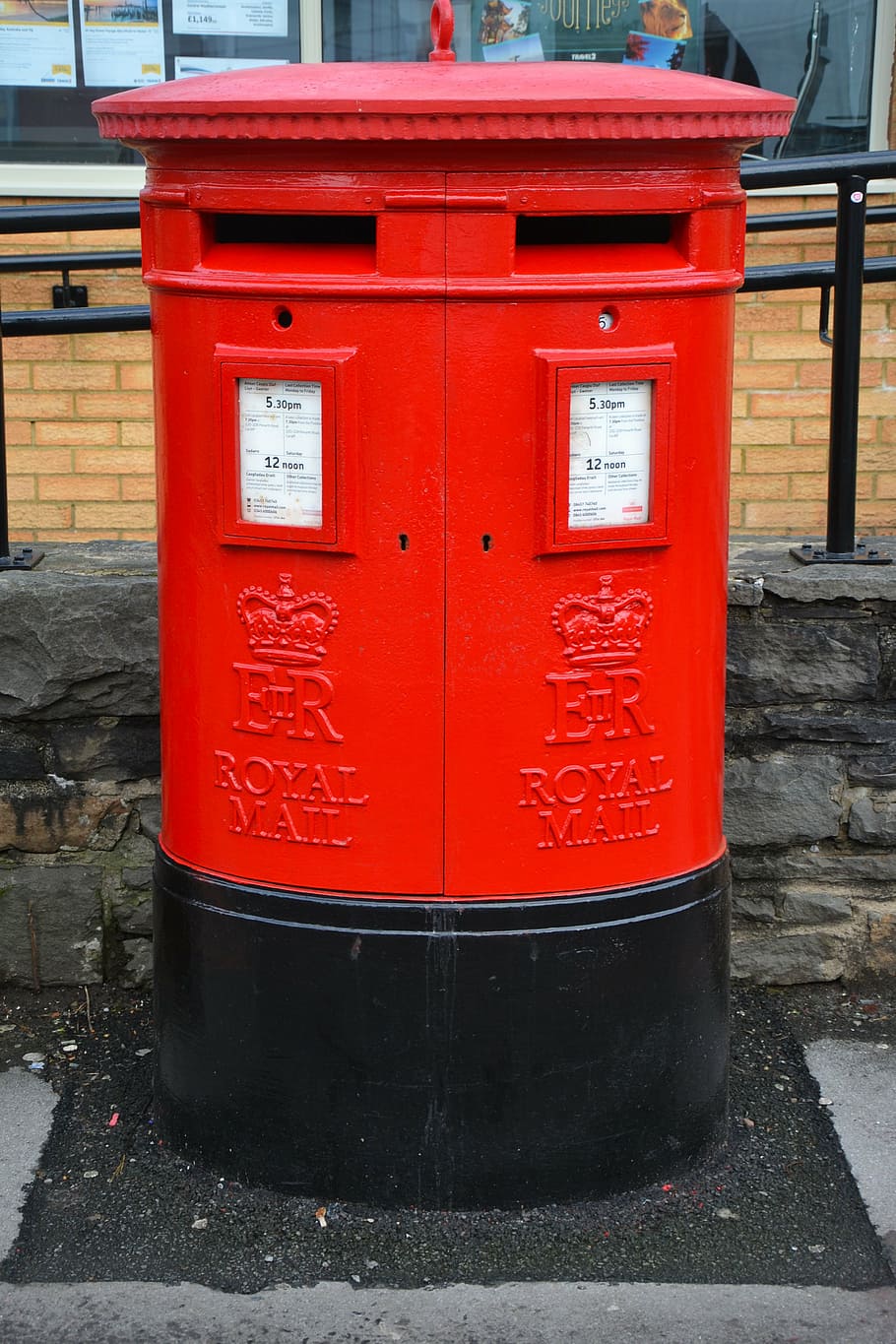bústia, vermell, doble, britànic, postal, correu electrònic, publicació, Caixa, lliurament, enviar, carta, sobre, servei, franqueig, missatge, negocis, metall, metàl·lic, comunicació, vintage, escriure, antiguitat, vell, retro, nostàlgia, estructura construïda, arquitectura, text, dia, cap gent, ciutat, guió occidental, carrer, funció de construcció de parets, exterior de l'edifici, a l'aire lliure, contenidor, seguretat, signe, protecció, 4K