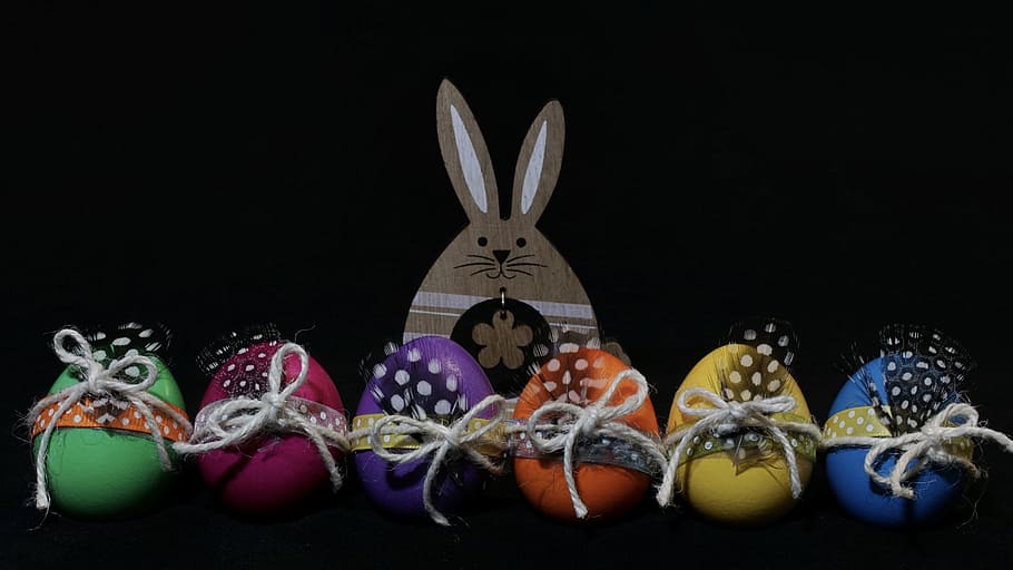 munt, ous de Pasqua, Pasqua, ou, ous de colors, colorit, Feliç Pasqua, de colors, color, ous de pasqua tenyits, tancar, modern, llebre, conill de Pasqua, decorat, ornaments, llum, il·luminació, brillant, primavera, menjar, festa, celebració, menjar i beguda, tir de l'estudi, fons negre, a l'interior, ou de Pasqua, cap gent, representació animal, conill - animal, animal, representació, alimentació saludable, grup d'objectes, 5K