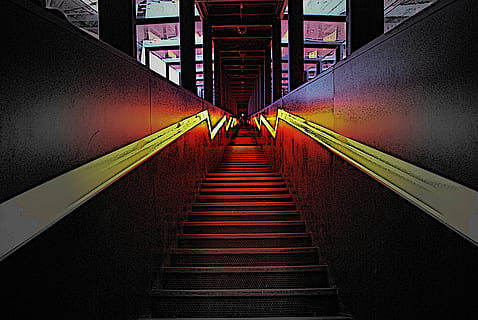 escales, escala, baixar, entrada, museu de la ruhr, menjar, factura, zollverein, arquitectura, direcció, el camí a seguir, passos i escales, barana, estructura construïda, a l'interior, cap gent, perspectiva decreixent, transport, connexió, il·luminat, pujar, vermell, edifici, metall, buit, pont, 4K, CC0, domini públic, lliure de regalies