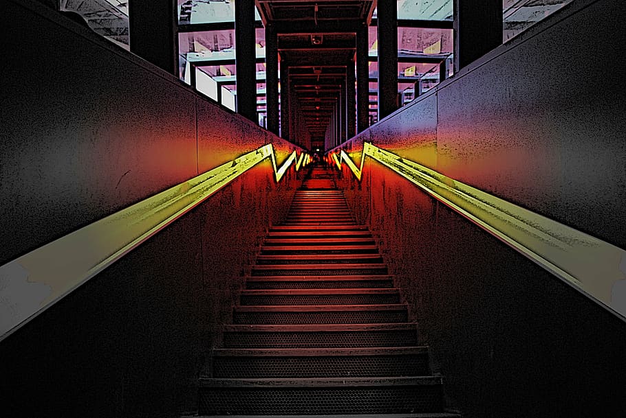escales, escala, baixar, entrada, museu de la ruhr, menjar, factura, zollverein, arquitectura, direcció, el camí a seguir, passos i escales, barana, estructura construïda, a l'interior, cap gent, perspectiva decreixent, transport, connexió, il·luminat, pujar, vermell, edifici, metall, buit, pont, 4K